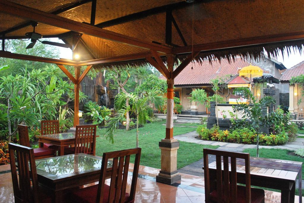 Trijaya Pensión Pemuteran Exterior foto
