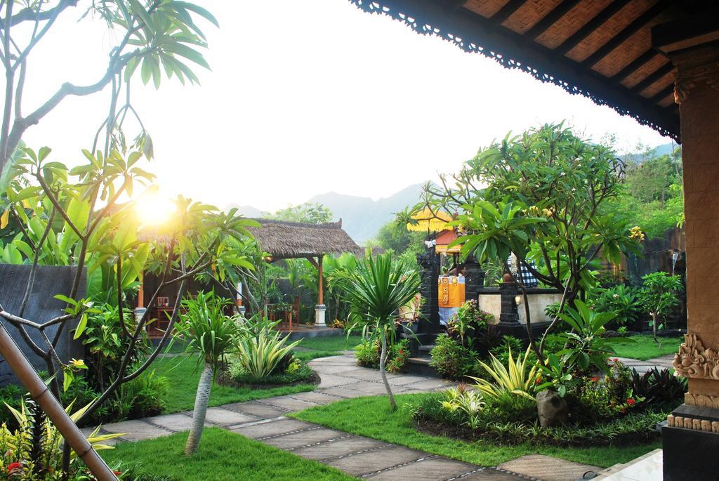 Trijaya Pensión Pemuteran Exterior foto