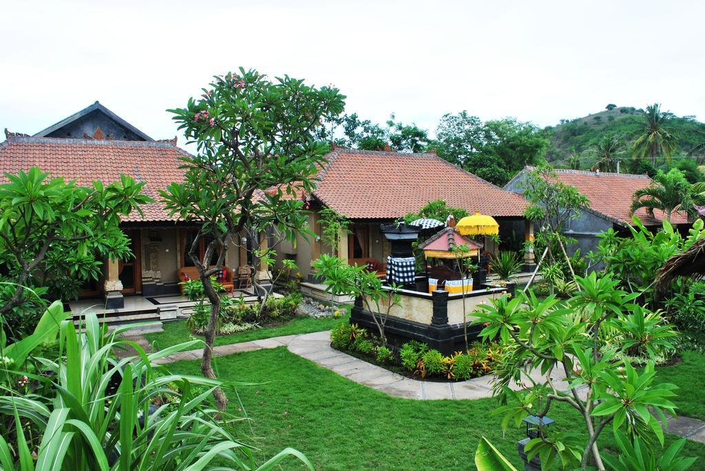 Trijaya Pensión Pemuteran Exterior foto
