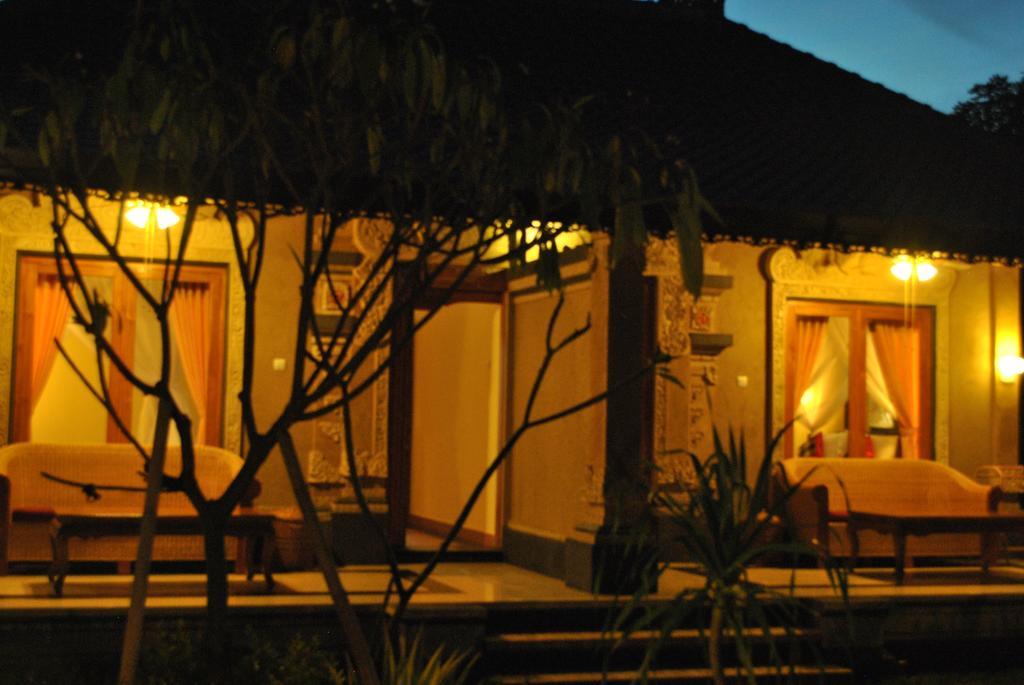 Trijaya Pensión Pemuteran Exterior foto