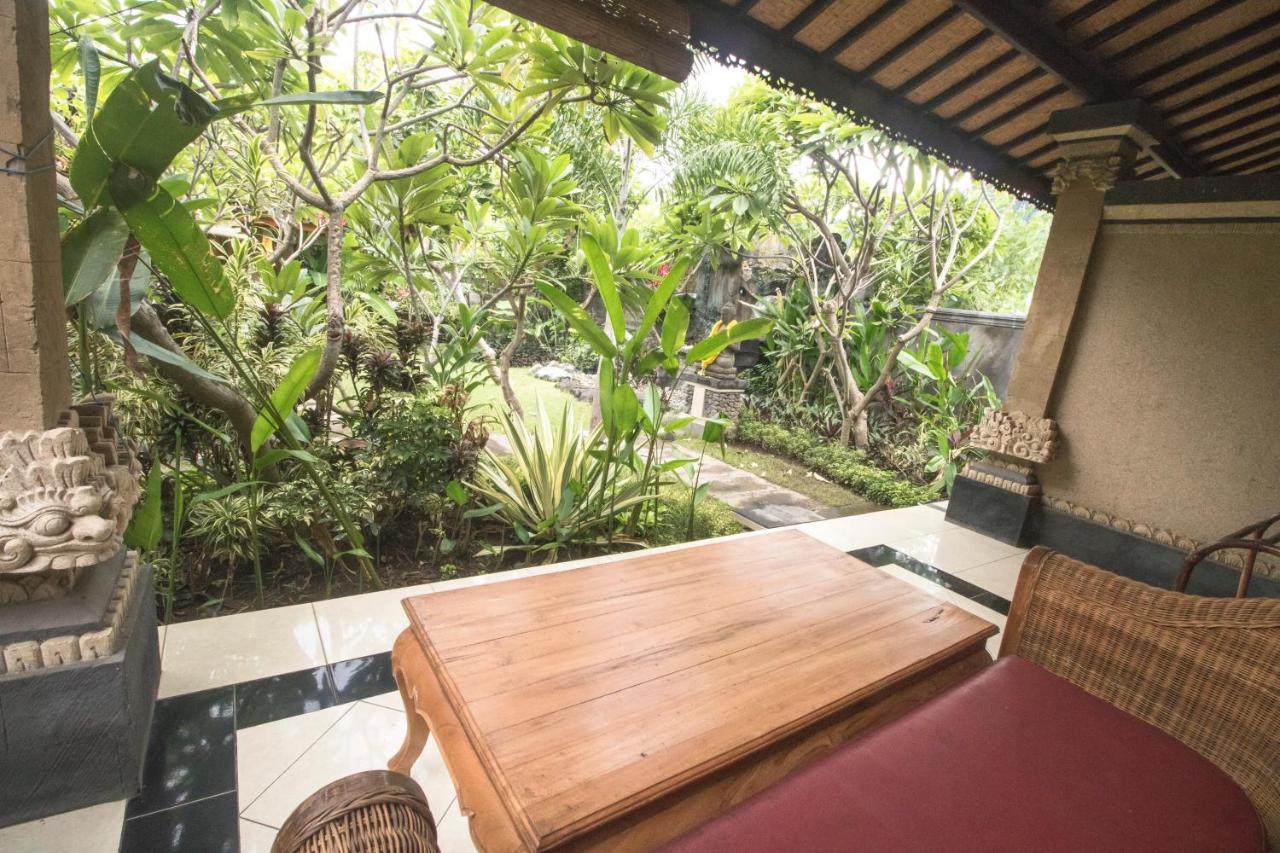 Trijaya Pensión Pemuteran Exterior foto